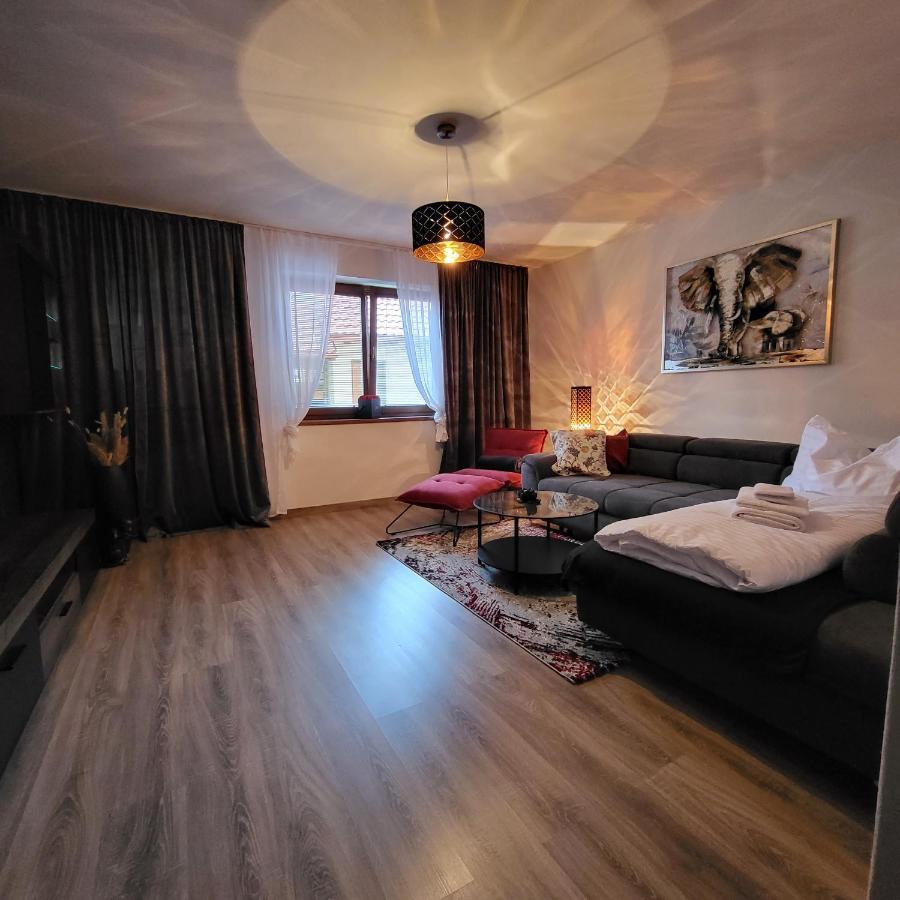 Oli Apartments Senec Luaran gambar